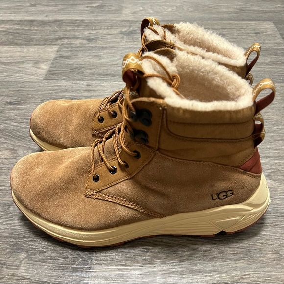UGG Miwo Utility Weather men’s laceup boots, tan color, size 11 - Picture 3 of 16